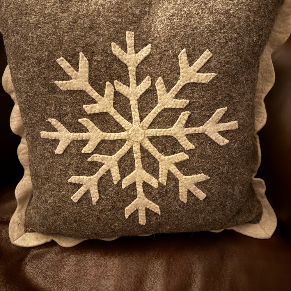Gray and White Snowflake Throw Pillow Set - Picture 2 of 2